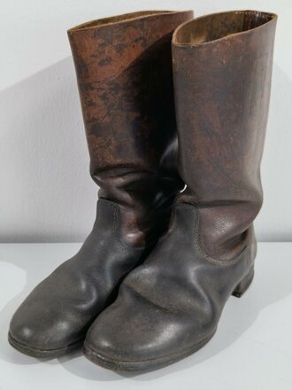 Paar Stiefel für Mannschaften der Wehrmacht. Getragene Kammerstücke in gutem Zustand, unterschiedliches Paar, Sohlenlänge 31cm