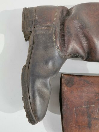 Paar Stiefel für Mannschaften der Wehrmacht. Getragene Kammerstücke in gutem Zustand, unterschiedliches Paar, Sohlenlänge 31cm