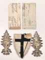 Freikorps, Satz Kragenspiegel , Ärmelabzeichen sowie 2 Fotos eines Angehörigen im Grenzschutz Ost