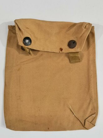 Tasche für die Gasplane der Wehrmacht, sandfarben, Druckknöpfe zum Teil rostig