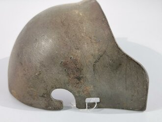 1.Weltkrieg Stirnpanzer für den Stahlhelm , feldgrauer Originallack