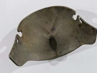 1.Weltkrieg Stirnpanzer für den Stahlhelm , feldgrauer Originallack