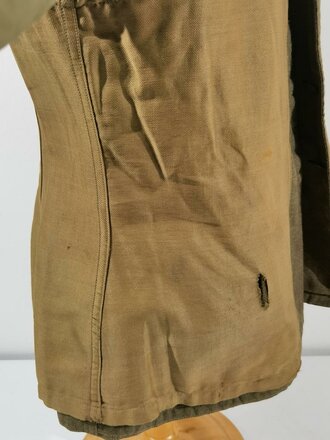 U.S. WWI Tunic Model 1917. Collar disk " Cavalry headquarters" The soldier was part of the 28 Infantry Division , with arrived in Europe in May 1918 and was part of several battles in France. Good condition, insignia original sewn