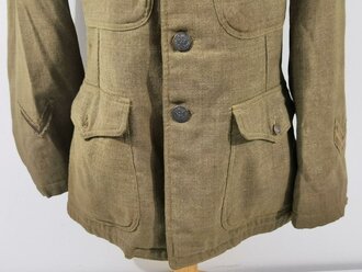 U.S. WWI Tunic Model 1917. Collar disk " Cavalry headquarters" The soldier was part of the 28 Infantry Division , with arrived in Europe in May 1918 and was part of several battles in France. Good condition, insignia original sewn