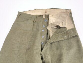 U.S. WWI  Model 1917 trousers, label with 1917 date. Used, some moth holes and repair, Bundweite: 76 cm