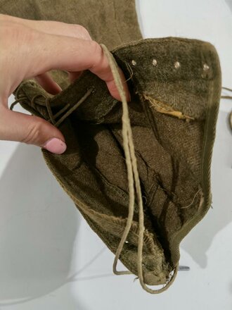 U.S. WWI  Model 1917 trousers, label with 1917 date. Used, some moth holes and repair, Bundweite: 76 cm