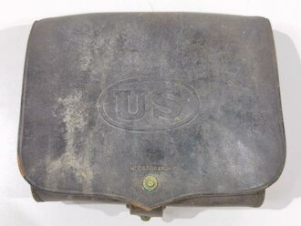 U.S. Indian Wars Era, Hagner No. 1 cartridge pouch approved by the Calvary and Infantry Boards in 1871 and 1872 for the .50-70 Gov. cartridges. Used, good condition
