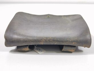 U.S. Indian Wars Era, Hagner No. 1 cartridge pouch approved by the Calvary and Infantry Boards in 1871 and 1872 for the .50-70 Gov. cartridges. Used, good condition