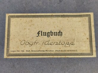 Flugbuch eines Angehörigen der Flugzeugführerschule im Flieger Ausbildungs Regiment 24 mit 393 bestätigten Flügen