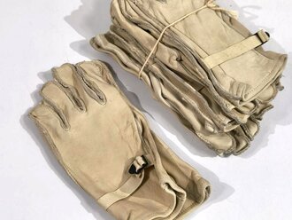 U.S. 1970 dated Gloves, Leather, Work M-1950, size 4,...