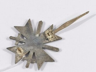 Kriegsverdienstkreuz 1. Klasse mit Schwertern, Zink, Hersteller "3" für Deumer Lüdenscheid