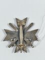 Kriegsverdienstkreuz 1. Klasse mit Schwertern, Zink, Hersteller "3" für Deumer Lüdenscheid