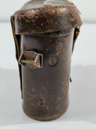 Behälter für Fernglas / Dienstglas datiert 1912. Getragenes Stück
