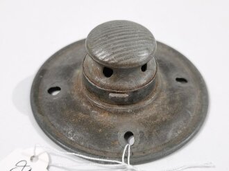 1. Weltkrieg, Teller für die Spitze einer Pickelhaube für Mannschaften, Eisen, original feldgrau lackiert.