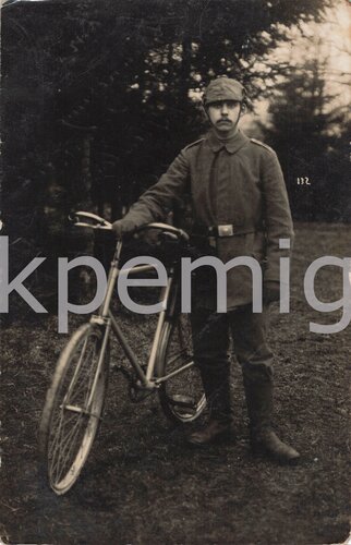 1.Weltkrieg, feldgrauer mit Fahrrad
