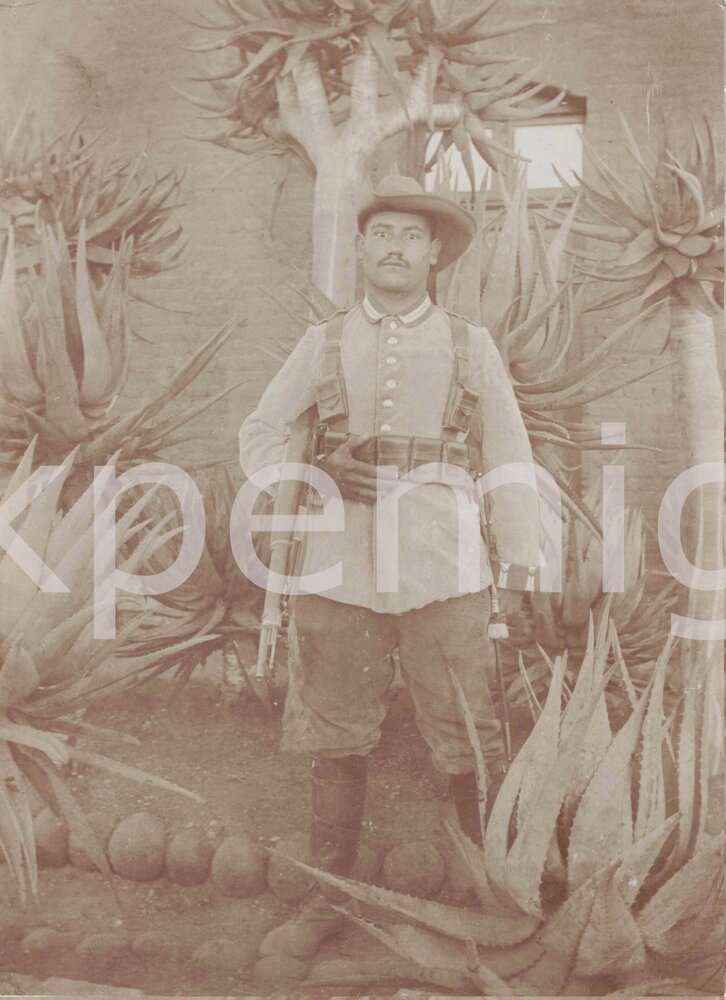 Foto eines Angehörigen der Deutschen Schutztruppe 8 x 11cm, 95,00