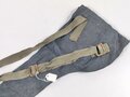 Tasche für die Gaswarnfähnchen der Wehrmacht, seltene Variante aus blauem Material, in sehr gutem Zustand