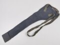 Tasche für die Gaswarnfähnchen der Wehrmacht, seltene Variante aus blauem Material, in sehr gutem Zustand