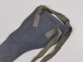 Tasche für die Gaswarnfähnchen der Wehrmacht, seltene Variante aus blauem Material, in sehr gutem Zustand