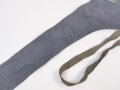 Tasche für die Gaswarnfähnchen der Wehrmacht, seltene Variante aus blauem Material, in sehr gutem Zustand