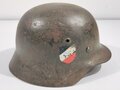 Heer, Stahlhelm Modell 1935. In allen Teilen Originales, zusammengehöriges  Stück. Das Hakenkreuz des Adlers zu 95% erhalten, ET60