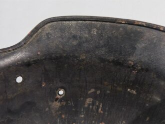 Stahlhelmglocke Modell 1940 . Luftwaffenblauer Originallack ET 64 ?