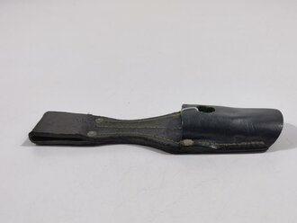 Koppelschuh zum Seitengewehr M84/98  ( für K98) der Wehrmacht, getragenes Stück