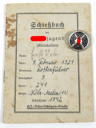 Hitler Jugend Schießauszeichnung für Scharfschützen M1/102, dazu das Schießbuch mit eingetragenem Abzeichen verliehen im Januar 1944