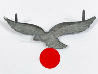 Luftwaffe, Adler für die Schirmmütze, Zink , Variante mit mitgeprägten Splinten