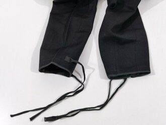 Italien 2.Weltkrieg schwarze Bluse und Stiefelhose einer faschistischen Organisation. Gebraucht, ein Knopf lose in der Tasche beiliegend