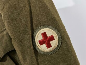 Canada WWII, CRCC Canadian Red Cross Corps, Women´s Service Jacket, Defence Medal and Canadian War Medal 1939-1945 come with the tunic