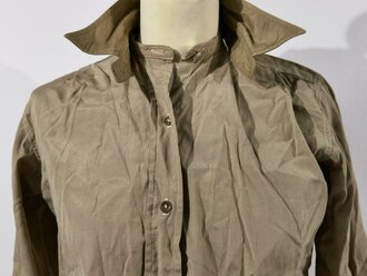 U.S. most likely WWII, Women´s Khaki Shirt with detachable collar, used