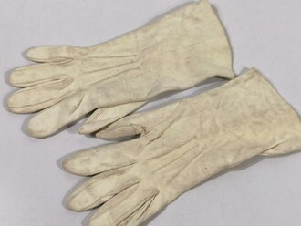 U.S. WWII?, maybe WAC Women´s Army Corps, white chamois gloves "Almonized Beautyskin", Size 7, good condition