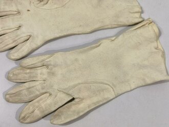 U.S. WWII?, maybe WAC Women´s Army Corps, white chamois gloves "Almonized Beautyskin", Size 7, good condition