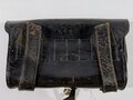 U.S. Civil War, Henry Cartridge Box .44, No. 2, 24 belt loops inside, black leather, ca. 11 x 18 x 4 cm,1860s, used condition