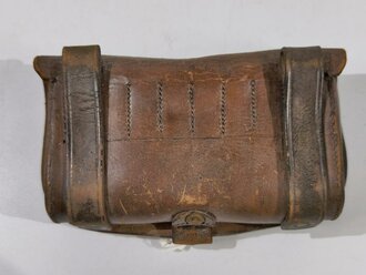 U.S. Civil War, Henry Cartridge Box .44, No. 2, 24 belt loops inside, brown leather, ca. 11 x 18 x 4 cm,1860s, used condition