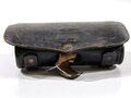 U.S. Civil War, Henry Cartridge Box, No. 2, wooden inlay for 4 cartridges, black leather, ca. 11 x 18 x 4 cm,1860s, used condition