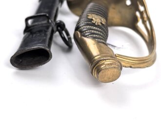 Preussen, Infanterie Offiziers Degen IOD89. Otto Merten Solingen, ungereinigtes Stück, die Scheide original lackiert