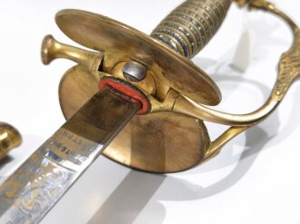 U.S. Army, Presentation Officer´s Sword with Scabbard, Model 1860, Blade Etching "Capt. J. G. Frothingham 1869-1887", made by Bent & Bush Boston Massachusetts, Blade 79 cm (31")  total 99 cm, good condition. Original ?