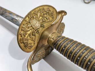 U.S. Army, Presentation Officer´s Sword with Scabbard, Model 1860, Blade Etching "Capt. J. G. Frothingham 1869-1887", made by Bent & Bush Boston Massachusetts, Blade 79 cm (31")  total 99 cm, good condition. Original ?