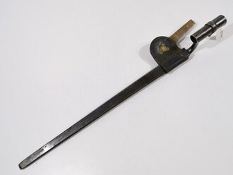 U.S. Civil War, M1855 Socket Bayonet with steel M1873 Scabbard and leather Frog with brass US Medaillon, Blade 46 cm (18") 56 cm (22") total, good condition