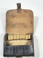 U.S. Civil War, Henry Cartridge Box/Pouch .44, No. 1, 24 belt loops inside, black leather, ca. 14 x 17 x 4 cm, good used condition