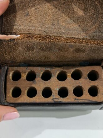 U.S. 1910 dated .38 Pistol Ammunition Pouch with wooden inlay for 12 cartridges, Rock Island Arsenal