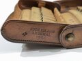 U.S. Army Indian Wars, M1874 McKeever Cartridge Box/Pouch for 45-70 Springfield Rifle and Palmer Brace System, 2nd Type/Pattern, ca. 10 x 14 x 4 cm, used condition, tap for clip is loose