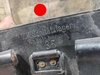 Paar Sanitätstaschen Deutsches Rotes Kreuz aus schwarzem Leder. Eigentumstempel " SA der NSDAP Sturm 26/215 Flensburg"  Guter Zustand