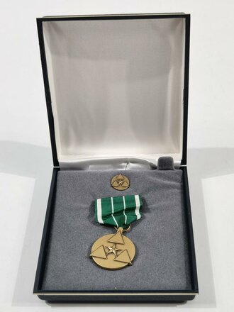 U.S. Cased Army Civilian Service Commendation Medal set