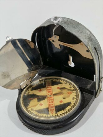 Bezard Kompass, es handelt sich hier wohl um das Armeemodell 1910.Eine Schraube des Spiegels lose,  Guter Zustand