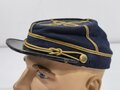 U.S. Civil War, CSA Confederate Infantry Officer´s Cap Kepi for Captain with quatrefoil on the crown, visor buttons with confederate eagle, used condition, moth holes