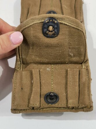 U.S. WWI, AEF M1917 Revolver Half Moon Clip 3 Pocket Pouch for .45 cal, used good condition