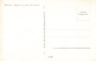 Fotopostkarte "Berlin. Wache vor dem Ehrenmal"